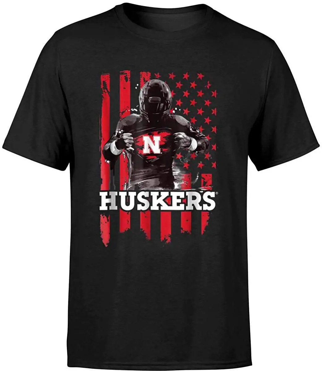 Nebraska Cornhuskers игрок флаг футболка больше размеров и цветов |
