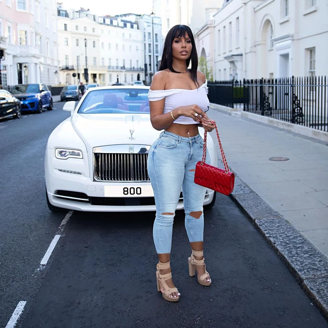 Новые синие эластичные рваные джинсы узкие женская модель разорванные