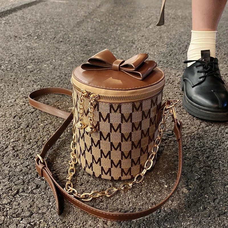 

Винтажная Сумка-тоут на цепочке, зимняя Новинка 2021, качественная женская дизайнерская сумка из искусственной кожи, роскошная брендовая сум...