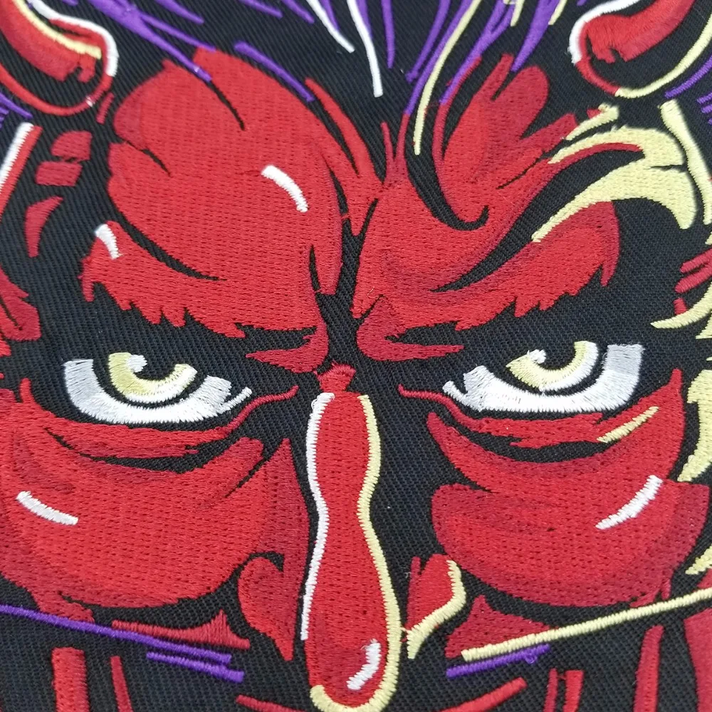 Нашивка с вышивкой Красный Дьявол индивидуальный дизайн для украшения одежды