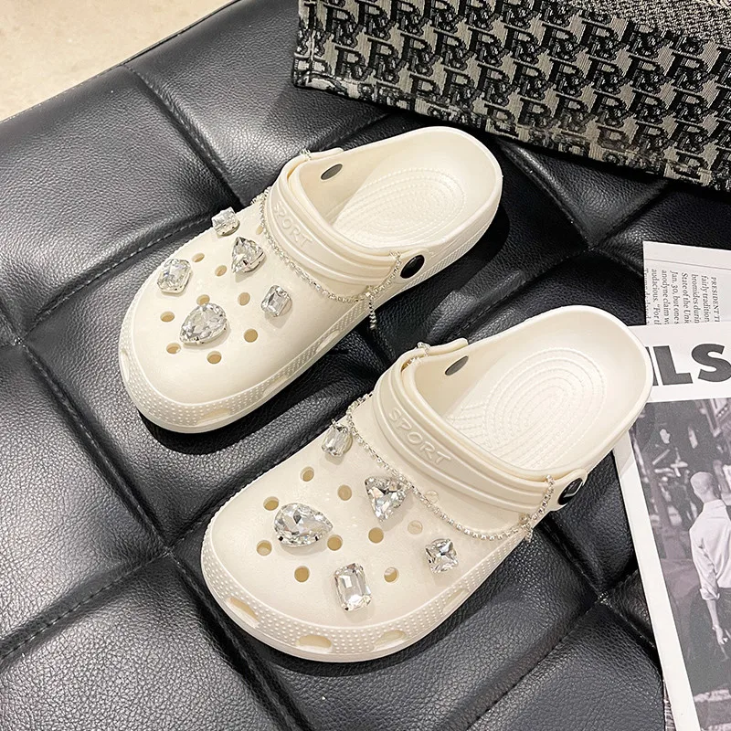 Женские босоножки с металлической цепочкой бриллиантами на толстой подошве