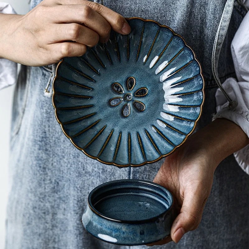 

Japanese ceramic fruit plate living room kitchen drain basket snack dumpling plate kiln changed into chrysanthemum tray CL110209