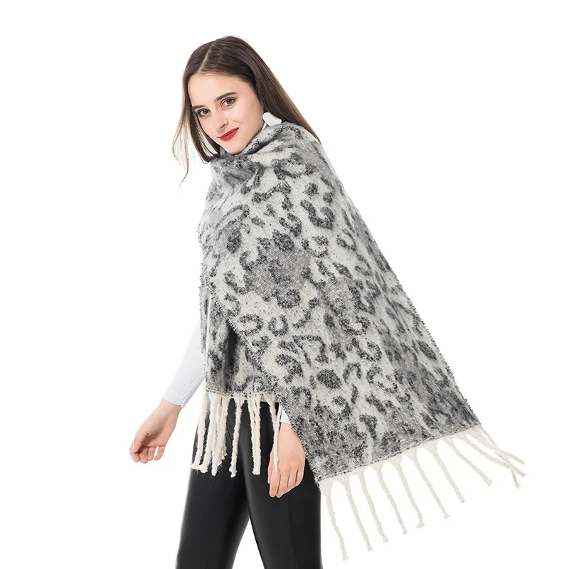 

Winter NEW 2021 European and American Leopard Print Circle Yarn Big Tassel 4 Color Fashion Ladies Long Shawl Dual-use Bib Scarf