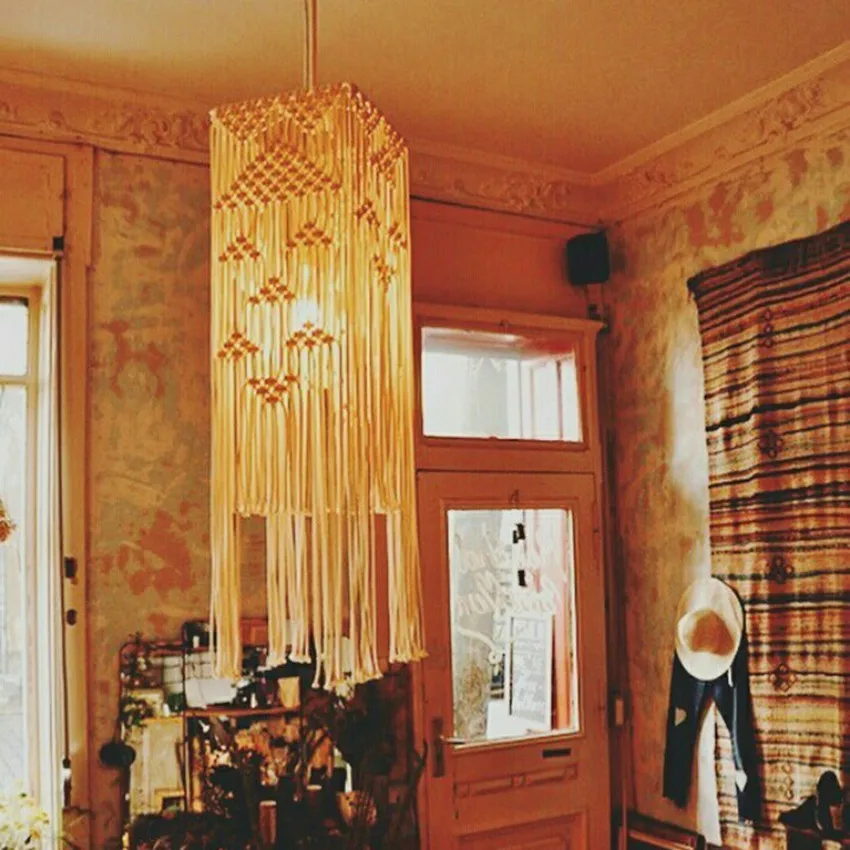 Длинное блестящее украшение светлый оттенок богемное рукоделие кисточка