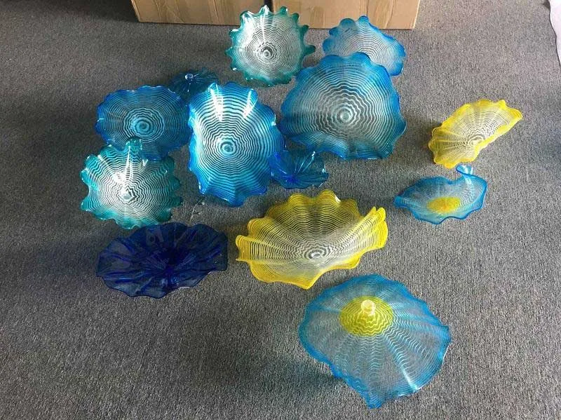 Современные настенные тарелки с муранским красным и синим цветком элегантные