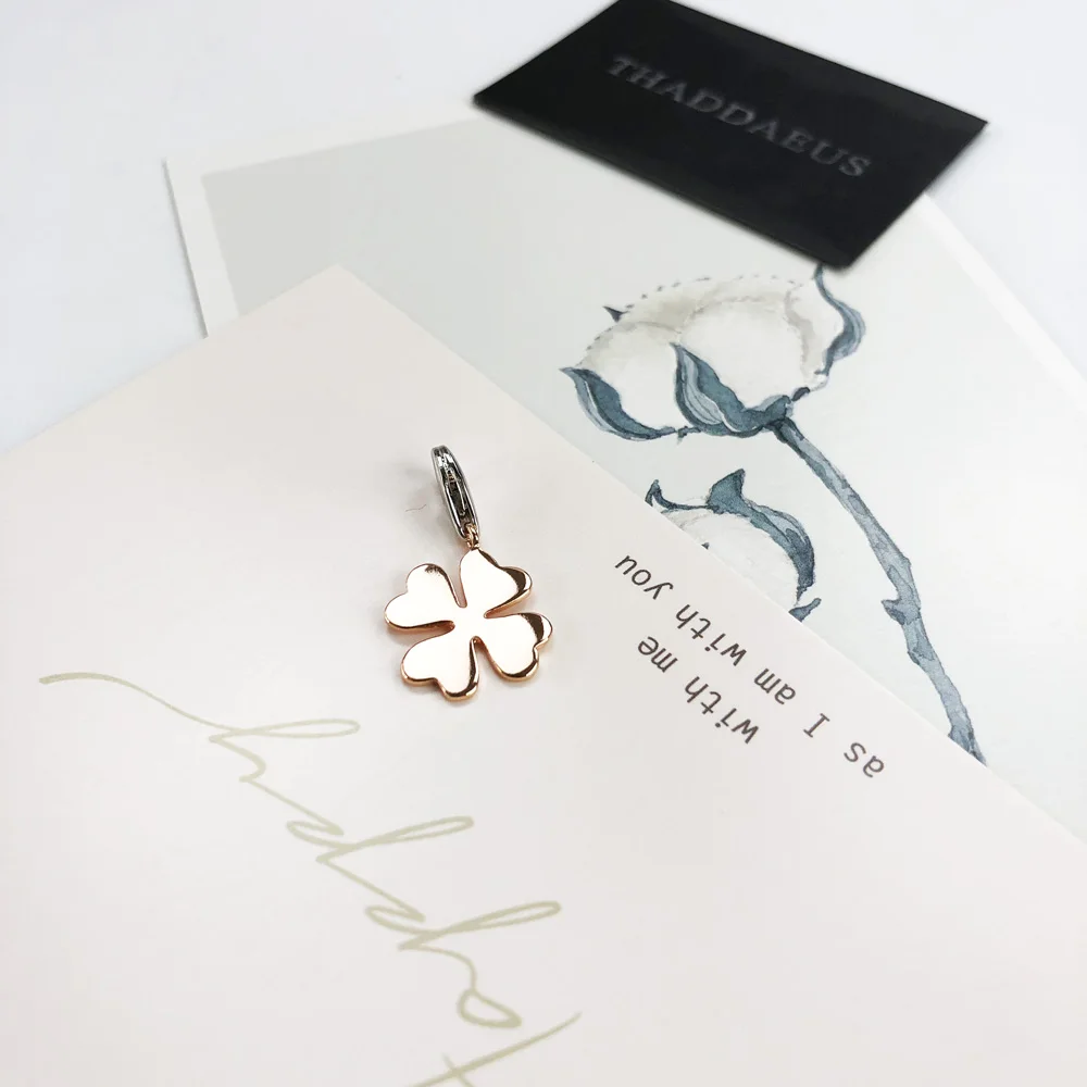 Розовое золото Цвет клеверная листовая Шарм в европейском клубном стиле