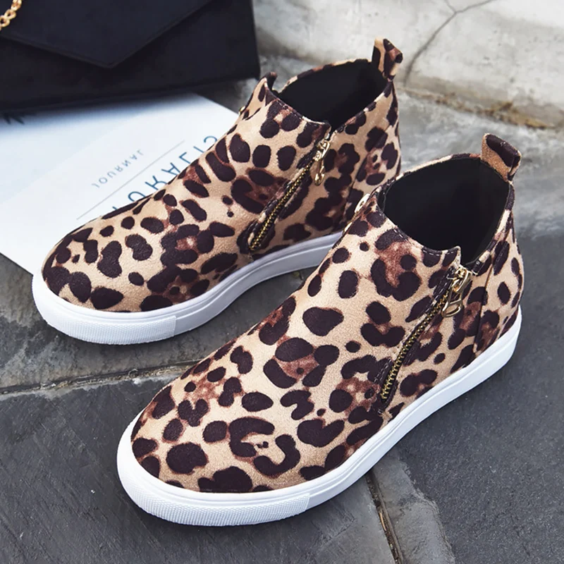 Женские высокие кроссовки большого размера 43 замшевые на платформе с