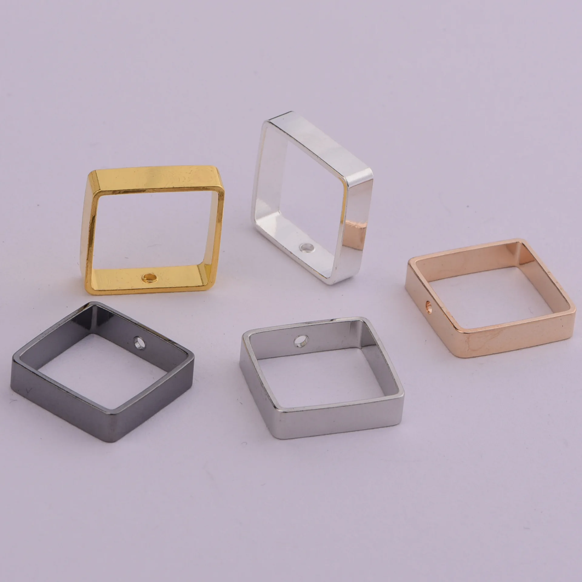 

15 * 4 * 0.8mm Geometric Square Necklace Pendant Wearable Bead Connector DIY Jewelry Accessories Earring Pendant
