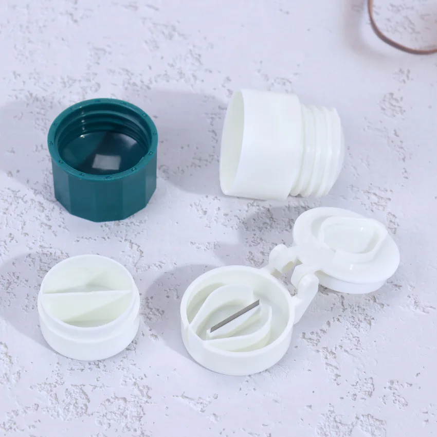 1PC 4 In 1 Portable Layer Powder Tablet Grinder Pill Cutter Medicine Splitter Box Storage Crusher |