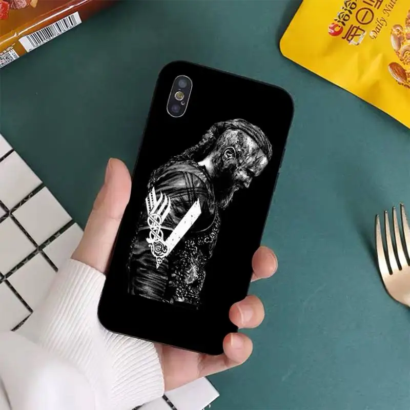 YNDFCNB Ragnar Lothbrok Vikings Phone Case for iphone 13 11 12 pro XS MAX 8 7 6 6S Plus X 5S SE 2020 XR cover