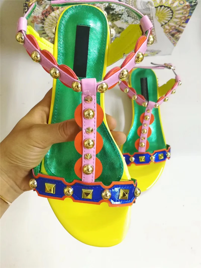 Сандалии гладиаторы женские с Т образным ремешком пикантные пляжные туфли