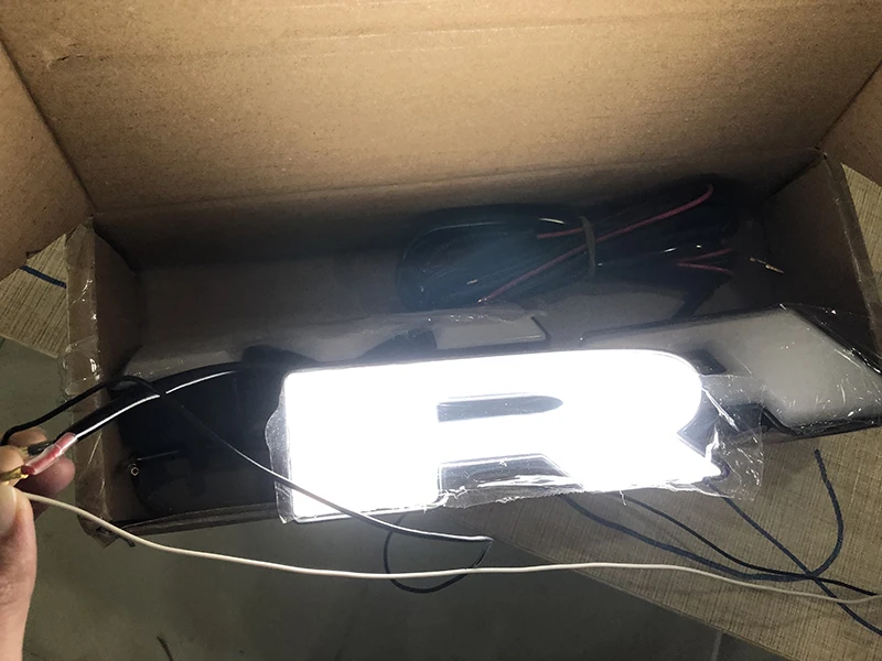 Передняя решетка автомобиля светодиодный светильник Автомобильный буквы