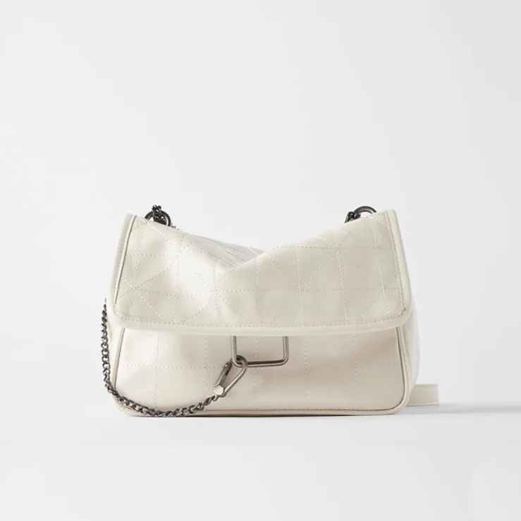 

The New 2020 Black Rock Soft One-shoulder Baguette Stiletto Bag Linge Chain Stray Ladies Bag Messenger Bags Fashionable Purses