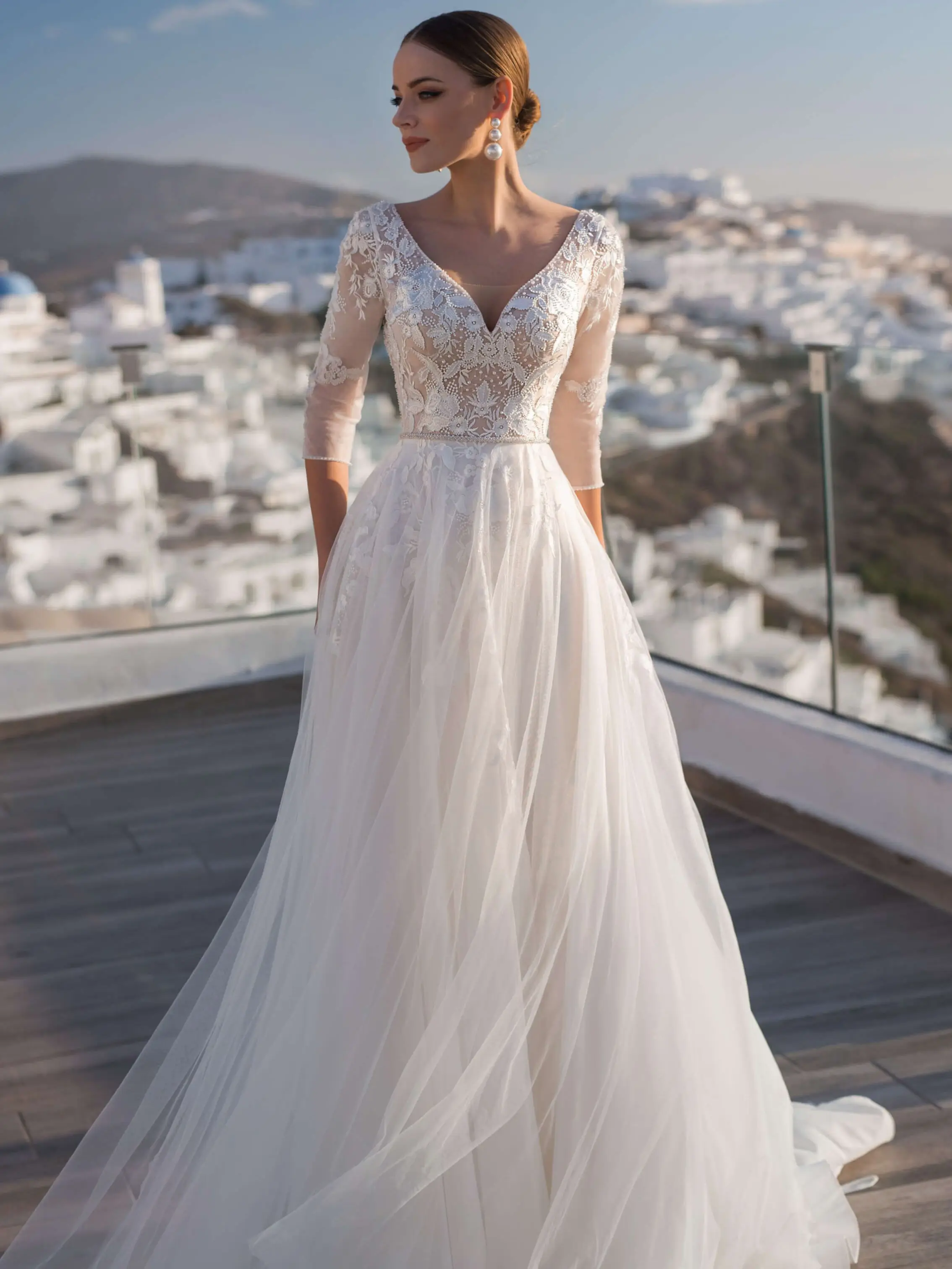 

New Design Long Wedding Dress 2021 V-neck Long Sleeves A-Line Court Train Appliques Tulle Bride Gowns Vestidos de novia