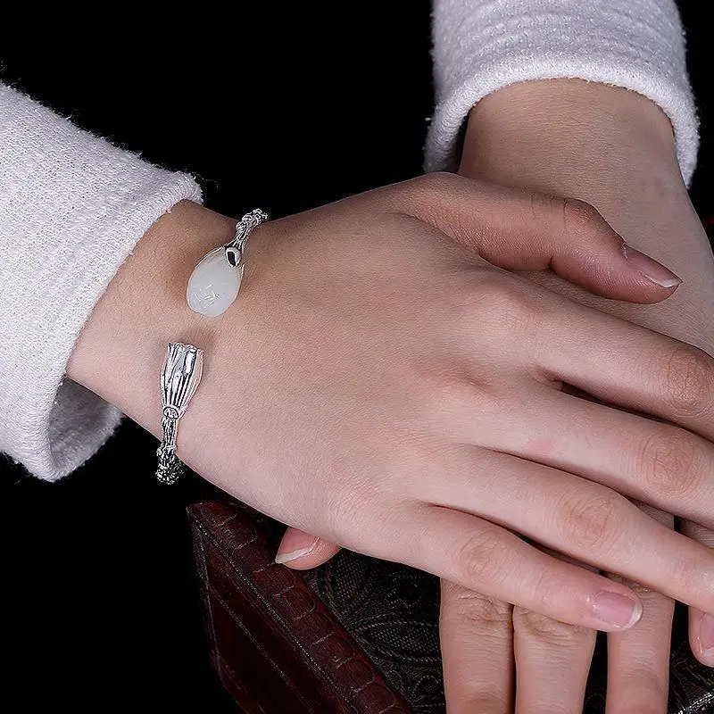

New new inlaid natural Hetian Chalcedony lotus Peng Bracelet small design charm elegant women adjustable brand jewelry