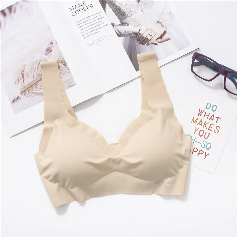 Женский бюстгальтер без косточек бесшовный с чашками пуш ап и вкладышами для