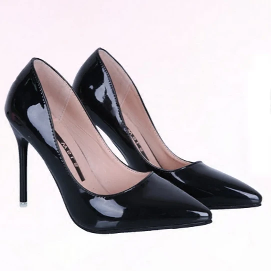 Женские туфли на высоком каблуке с острым носком серебристые тонкие весну