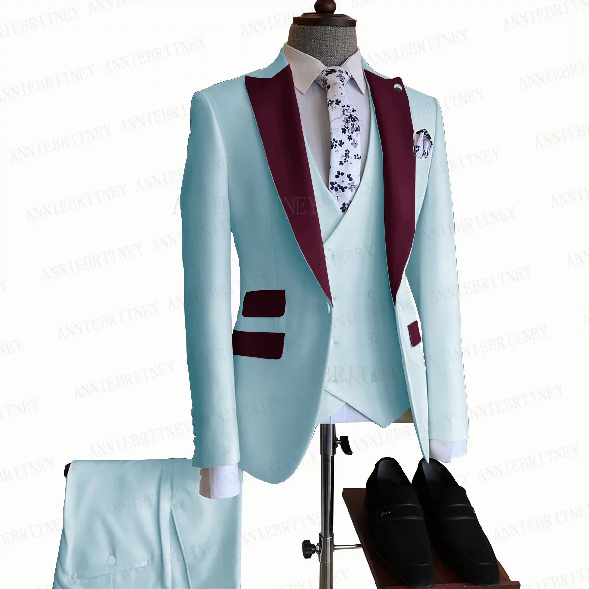 

2021 Sky Blue Groom Wedding Suit 3 Pieces Custom Made Singer Men Slim fit Suit Jacket Vest Pants Burgundy Lapel Dress Tuxedo Set