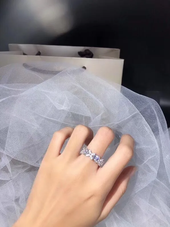 

Комплект из колье, сердца и браслета, с кристаллами