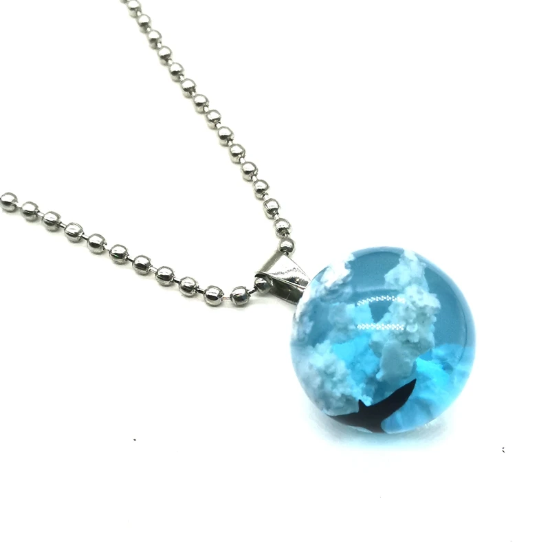 

Luminous, White Sky Blue Sky Chain Necklace Pendant Necklace Women Transparent Spherical Resin Necklace Fashion Jewelry