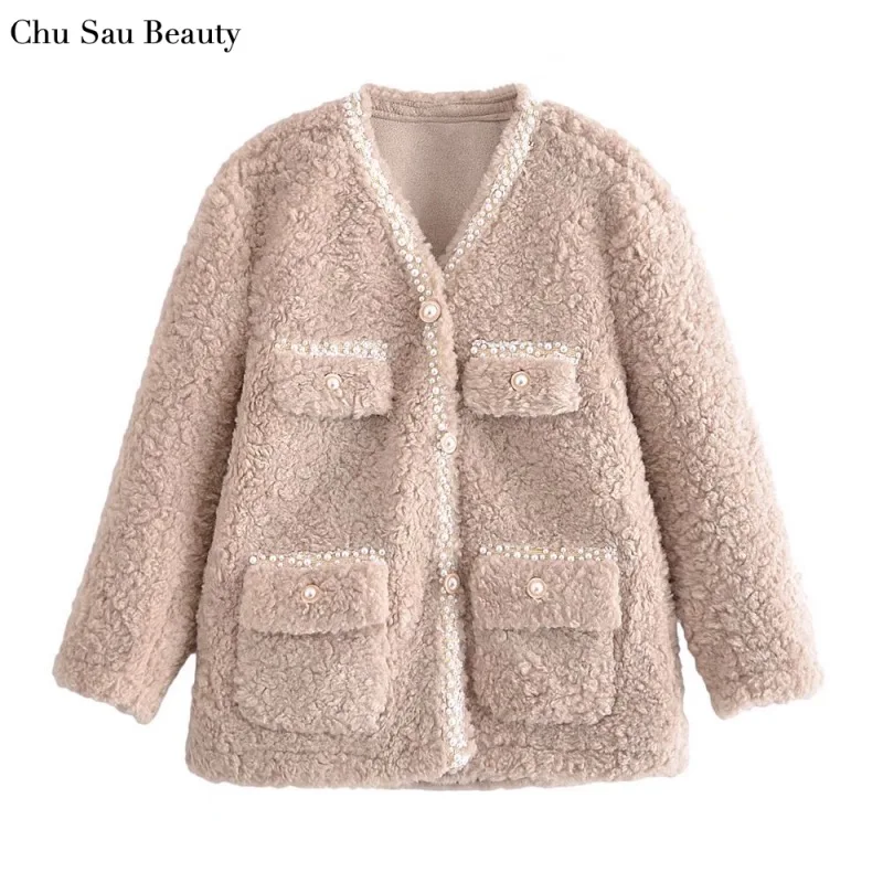 

New Women Autumn And Winter Lambs Wool Coat Fashionable V-Neck Long-Sleeved Warm Coat Chic Pearl-Decorated Fur Short Coat
