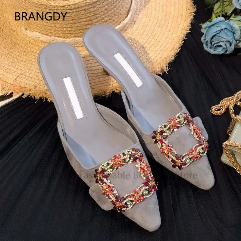 

2021 Summer Sheepskin Kitten Heels Mules Pointed Toe Red Crystal Buckle Crepe Women Pumps Mid Stiletto Heel Wedding Shoes Mujer