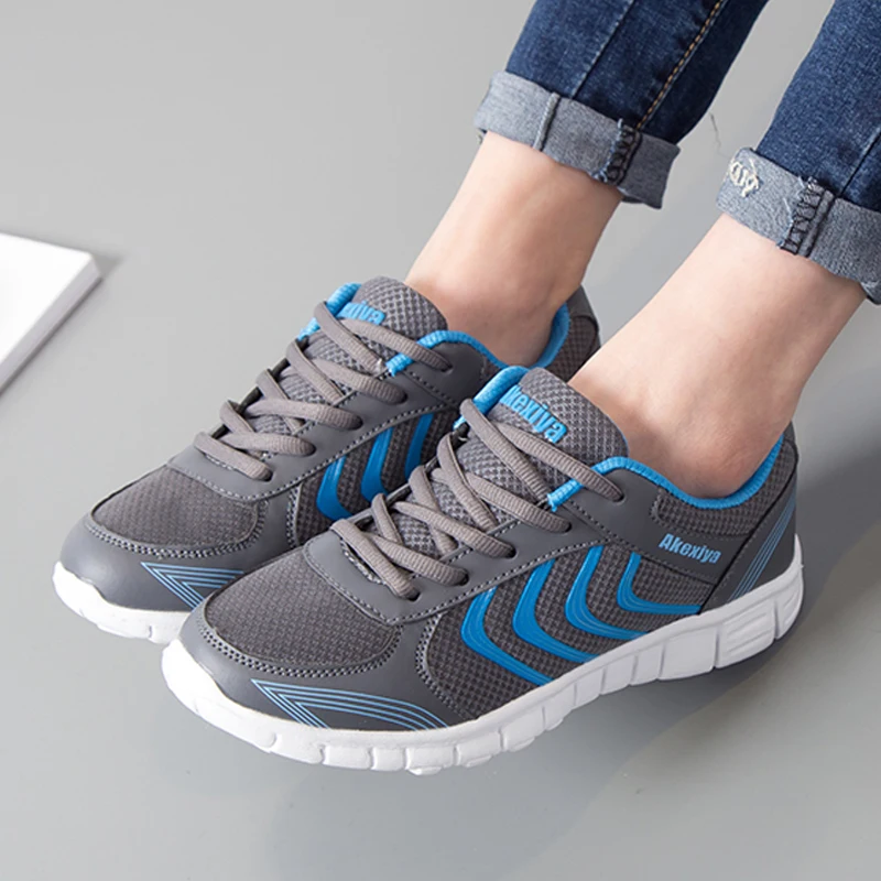 Женская обувь на плоской подошве Дышащие повседневные кроссовки Новинка 2020 года