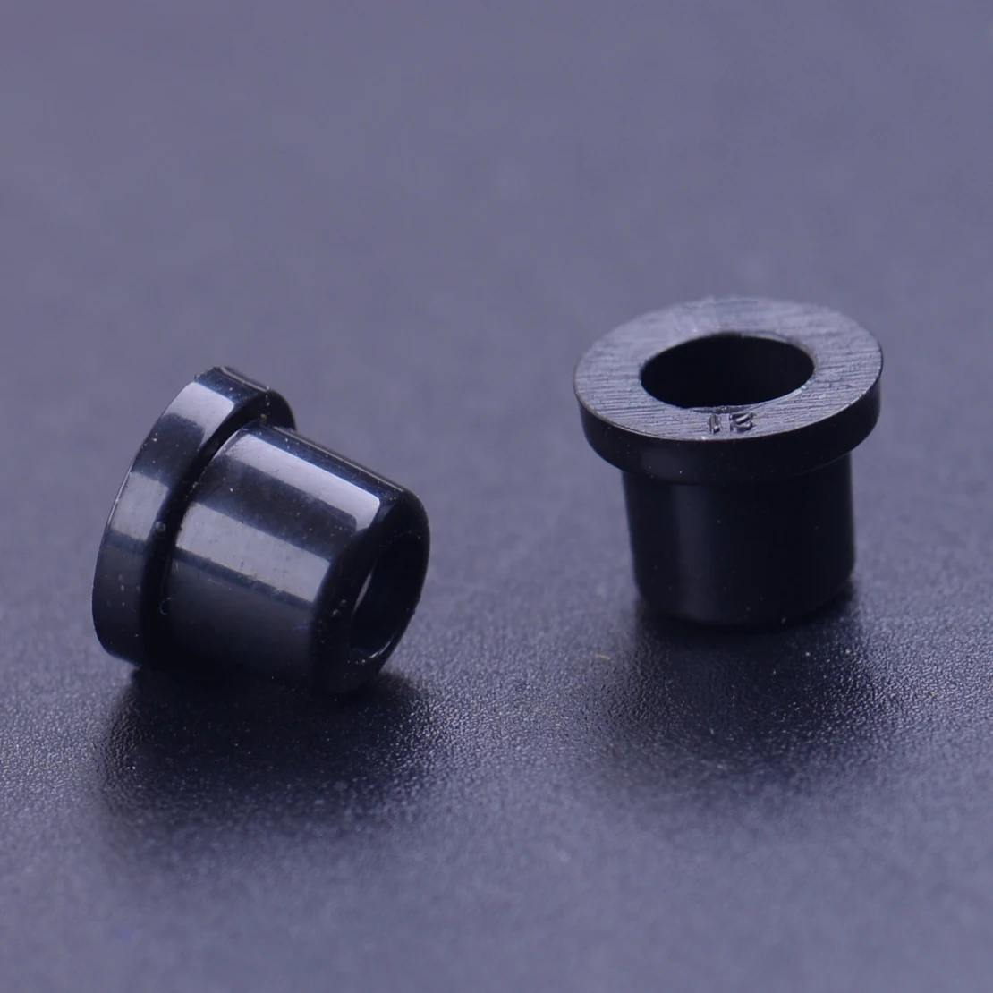 2 шт. черный пластиковый логотип на багажник втулка для BMW E21 E81 E87 E88 F20 51-14-1-807-495 |