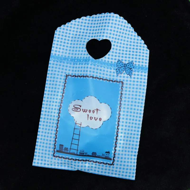 

Пластиковые подарочные пакеты 50 шт разных дизайнов 13x21 см