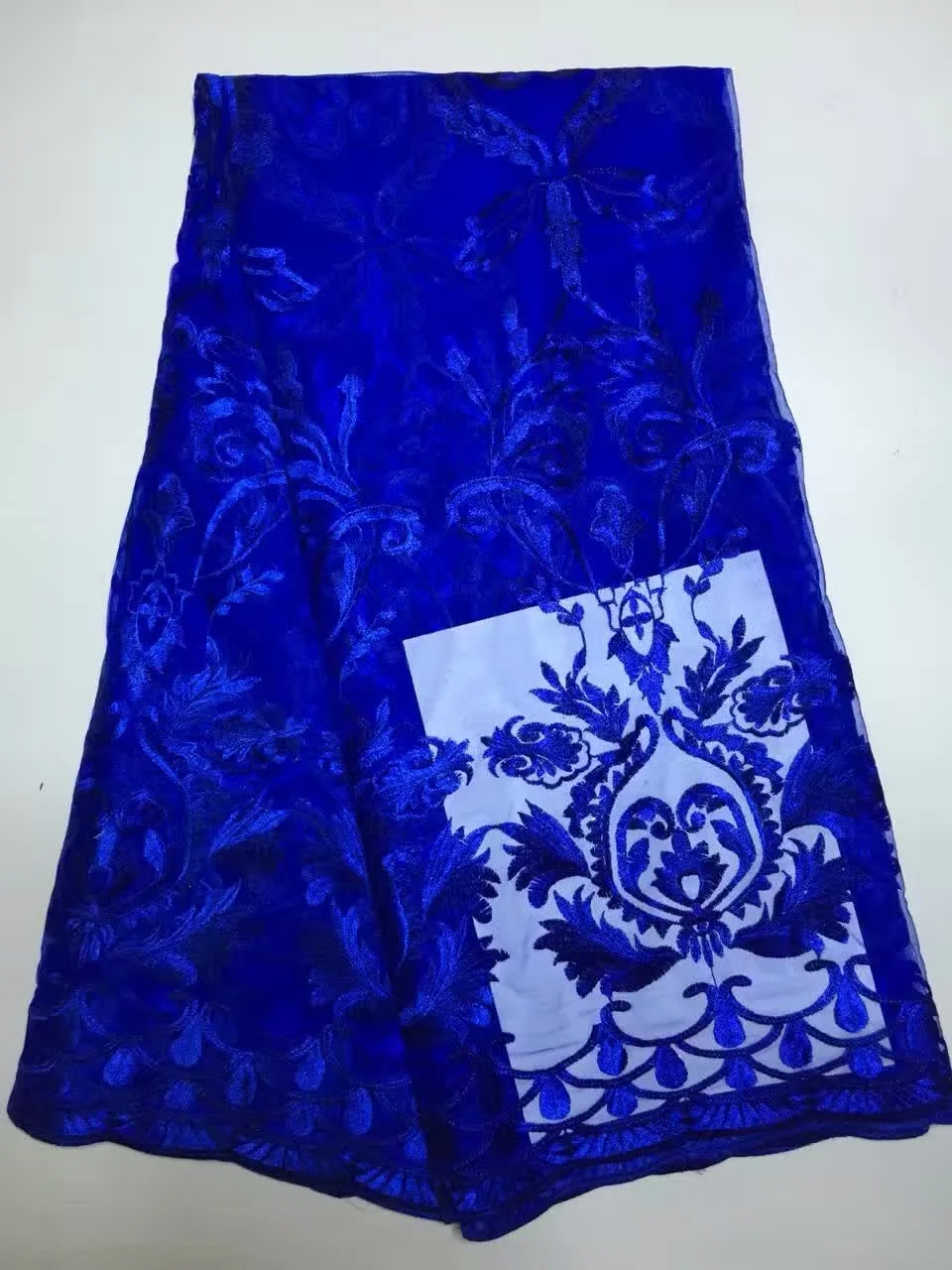 

Wholesale and Retail High Quality African Tulle Lace Fabric Charming White Lace Fabric for Wedding Dress D998