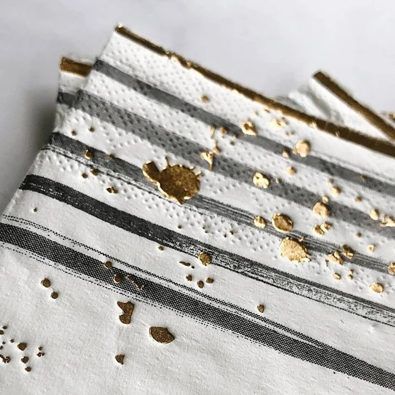 Столовые приборы из соломы и фольги черного золотого цвета | Дом сад