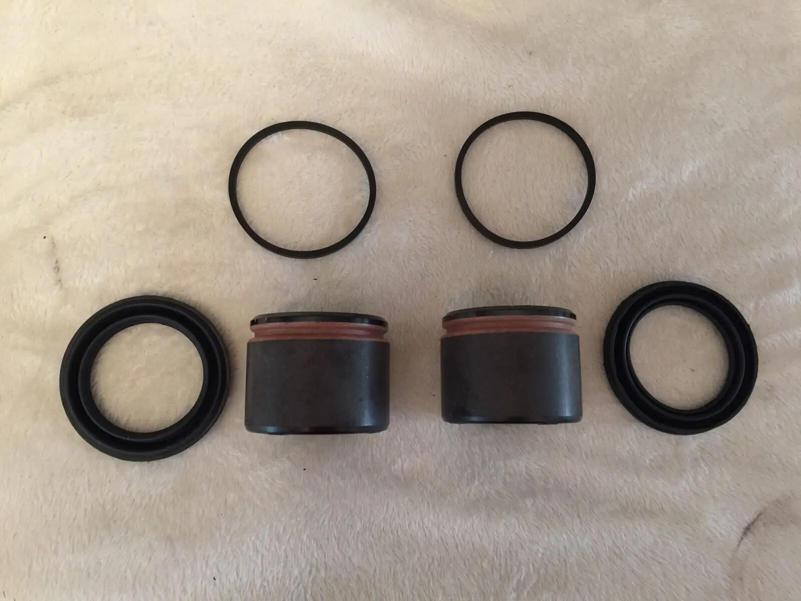 

for Chrysler Grand VoyagerTown & country 06-09 3.3L front brake sub-pump tool repair kit piston repair kit 5019736AA