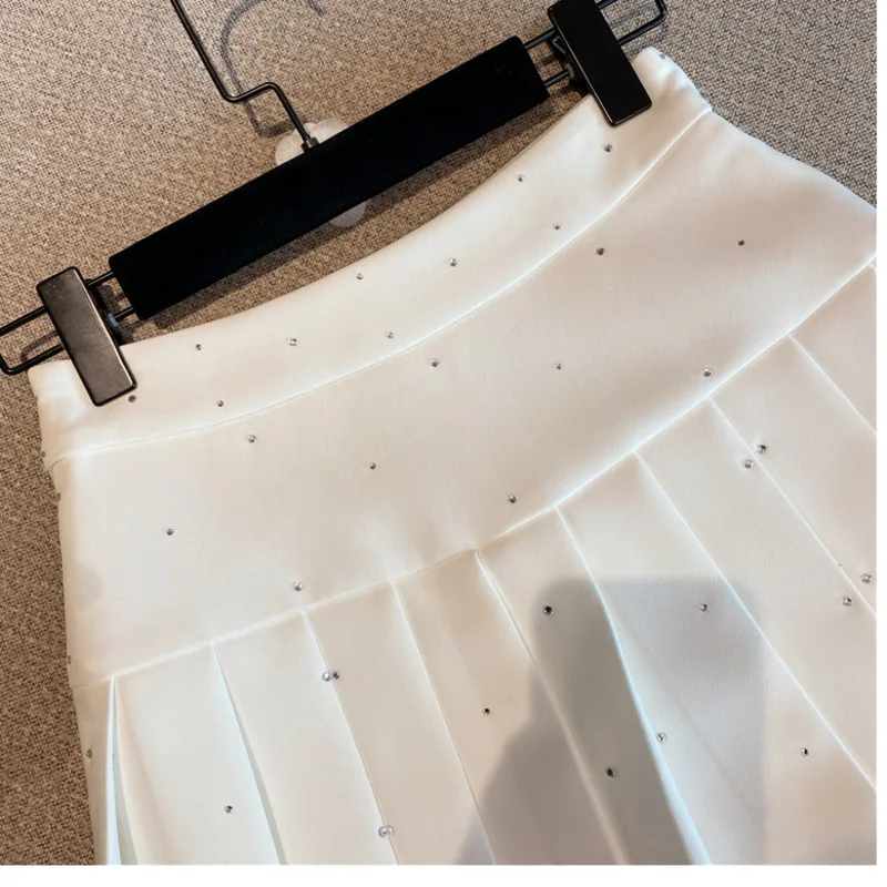 

2021 Spring New Arrivals High Waist Slim Hot Drilling Ladies Pleated Skirt Rhinestone Button Short Skirts