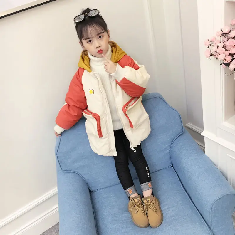 Детская стеганая куртка с капюшоном утепленная хлопковой подкладкой верхняя