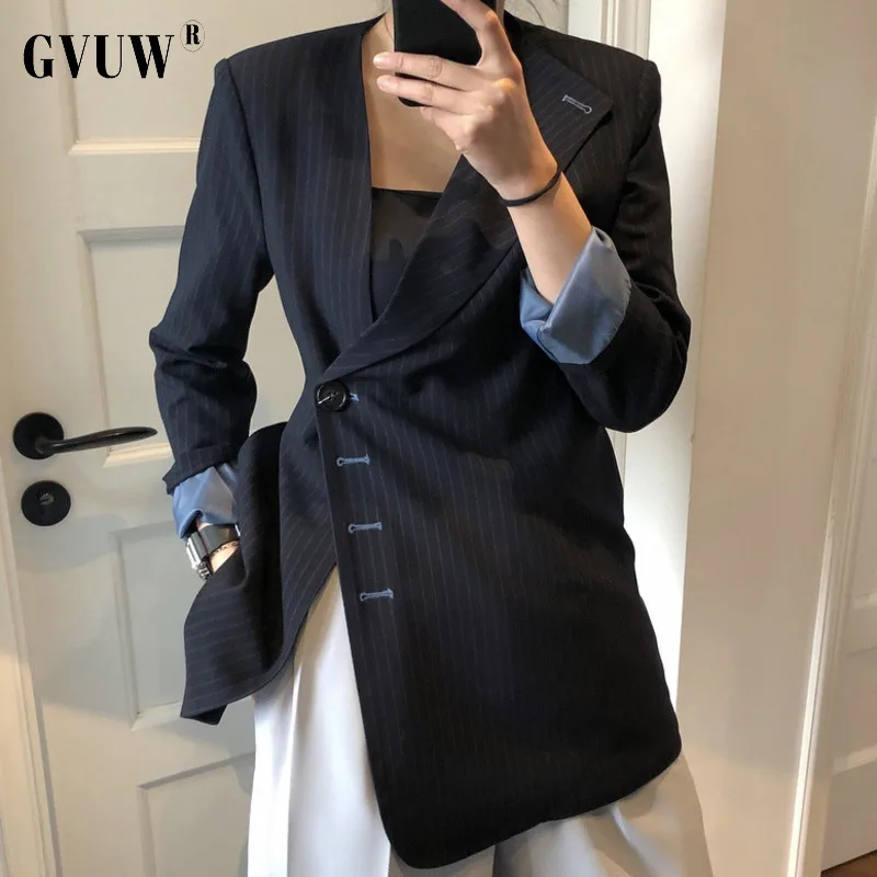 

Coats & Jackets