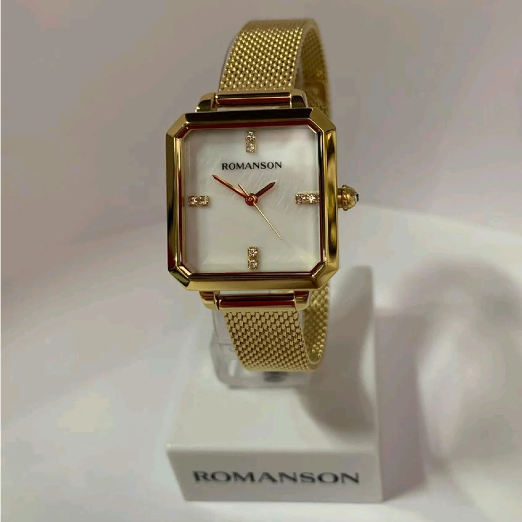Часы ``Romanson`` RM 0B14L LG(WH) женские наручные часы с перламутровым циферблатом и