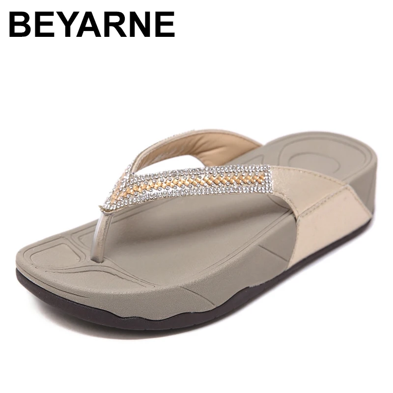 BEYARNE-Zapatillas de playa para mujer, de moda Chanclas, sandalias con pompón, zapatos de tacón bajo, zapatillas de felpa