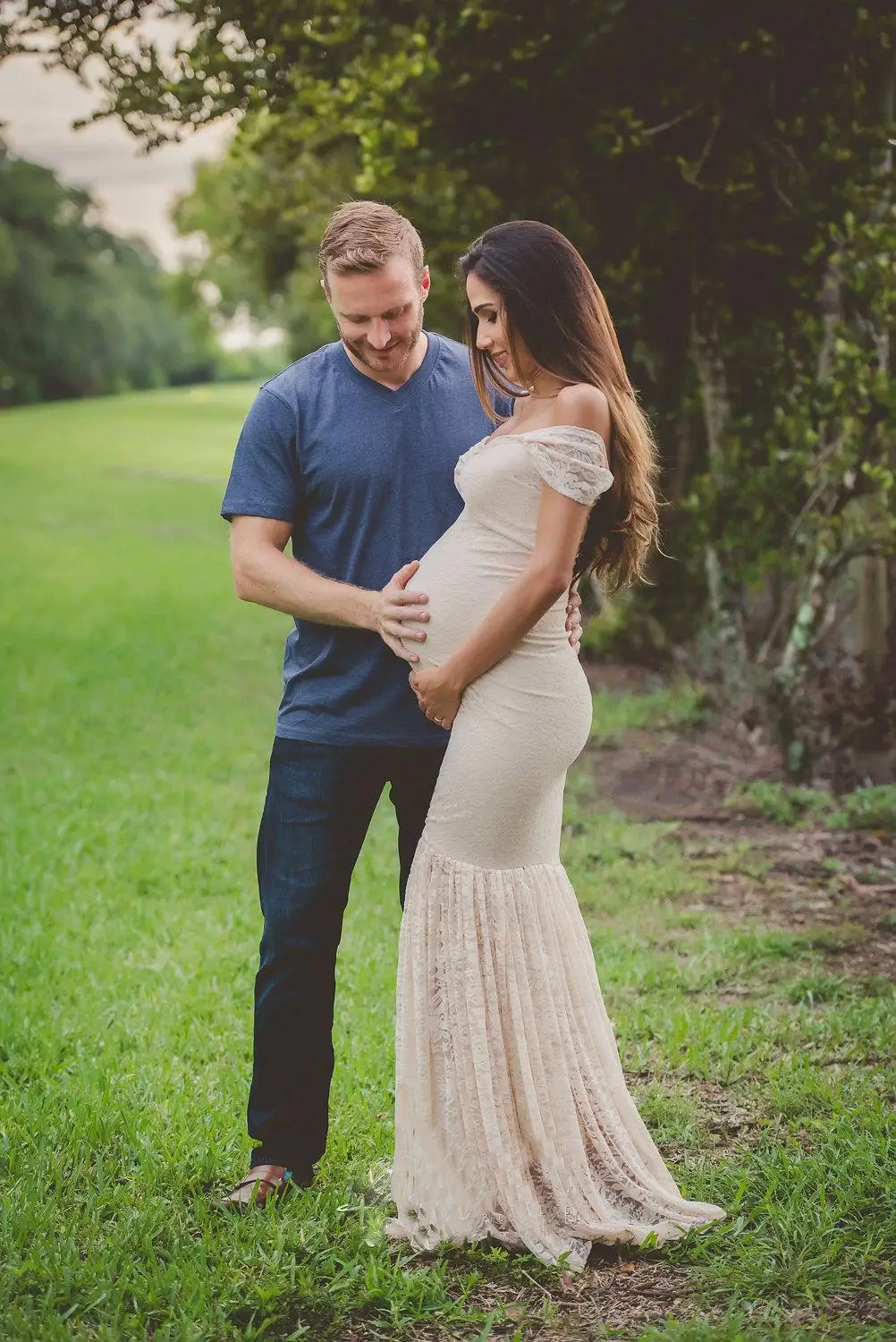 Платье-Русалка кружевное с открытыми плечами для беременных и малышей |