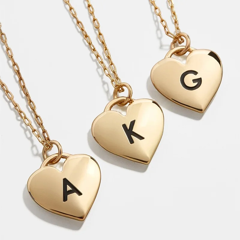

Hypoallergenic Alloy Peach Heart-Shaped Letter Pendant Necklace 26 Letters Love Heart Clavicle Chain for Women Gifts Engagement
