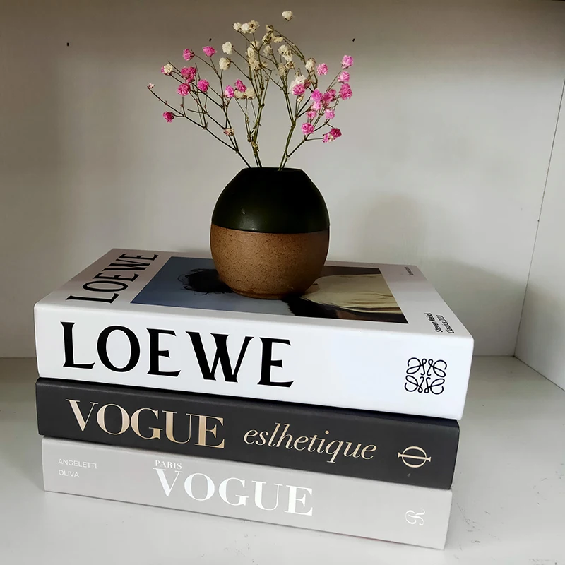 

Modern Simulation Fashion Book Home Decor Club Hotel Model Room Study Soft Magazine Fake Book Decoration for Women's Living Room