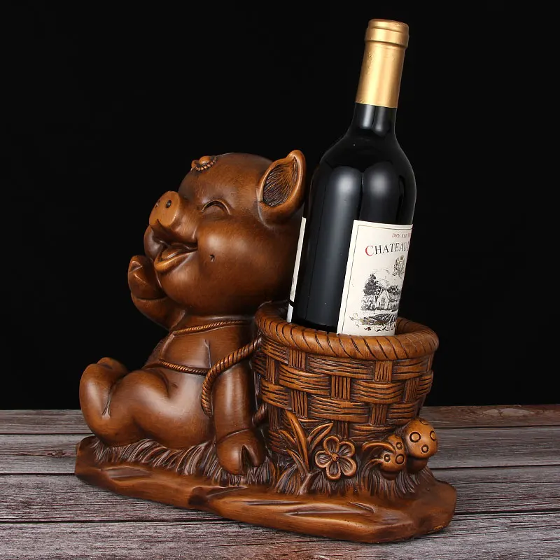 Картинка под знаком свиньи в стиле мультфильма Красная винная полка Декор для американского сада Домашнее убранство Шкаф для хранения бутылок и карандашей.