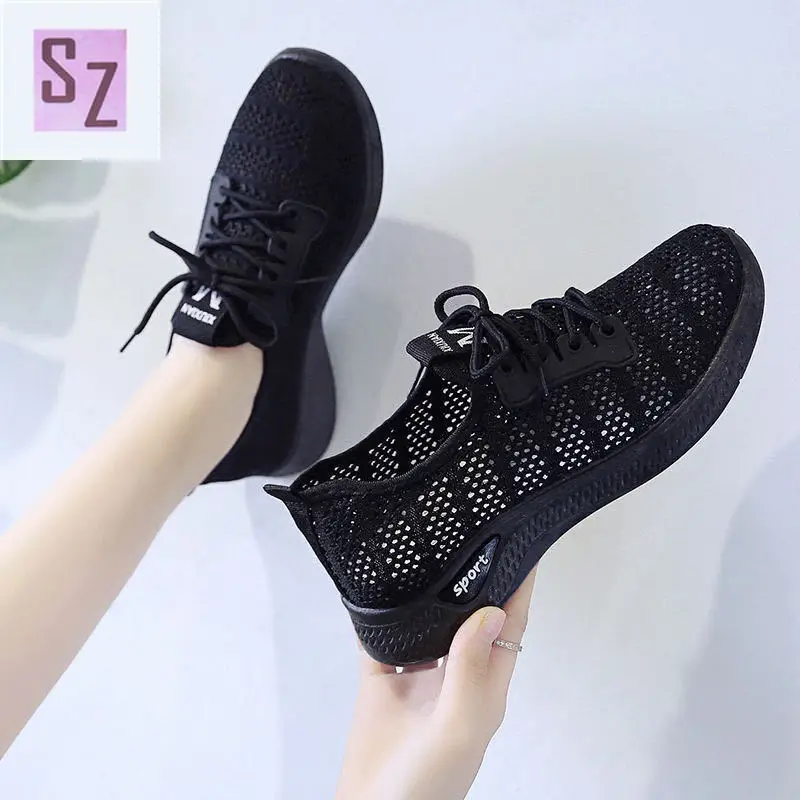 

2020 New Ladies Net Shoes Flying Woven Breathable Lightweight Sports Shoes Summer Casual Shoes Sports Shoes Fashion Brand