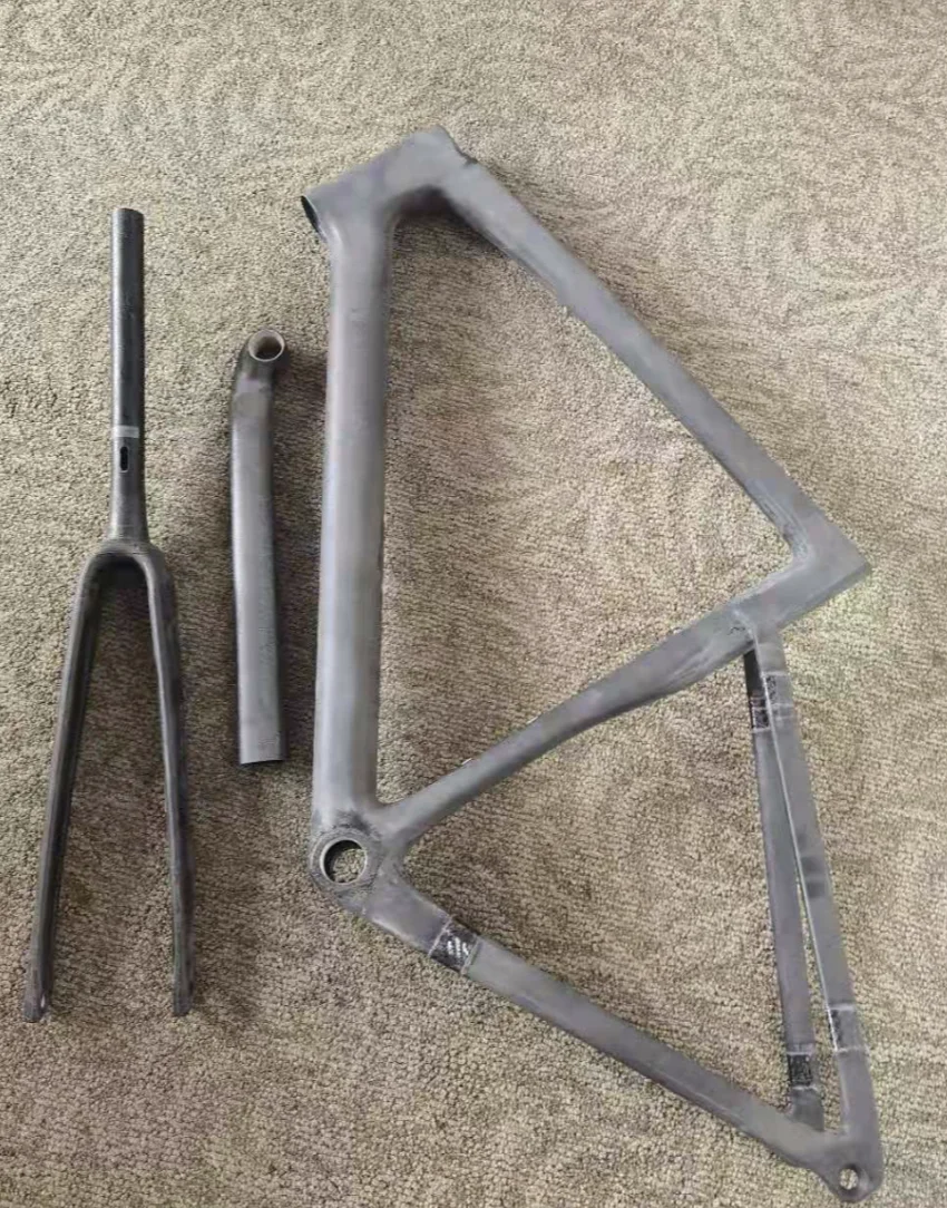 

High quality road bicycle frameset BSA threaded bottom bracket suitable for Di2 group 700C disc brake carbon road bike frame