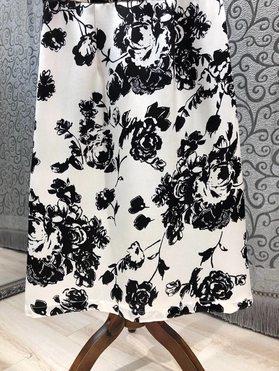 

Bodycon Dress 2021 Summer Fashion Style Women Sexy Square Collar Vintage Floral Print Lace Patchwork Short Sleeve Dress Runway