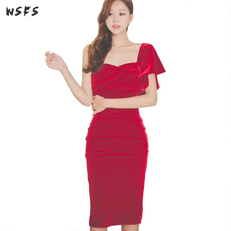 

Сезон: весна-лето платья красные, черные БЕЗРУКАВНОЕ платье на одно плечо Бархат Женское платье 2019 Клубное сексуальное Вечерние карандаш ми...