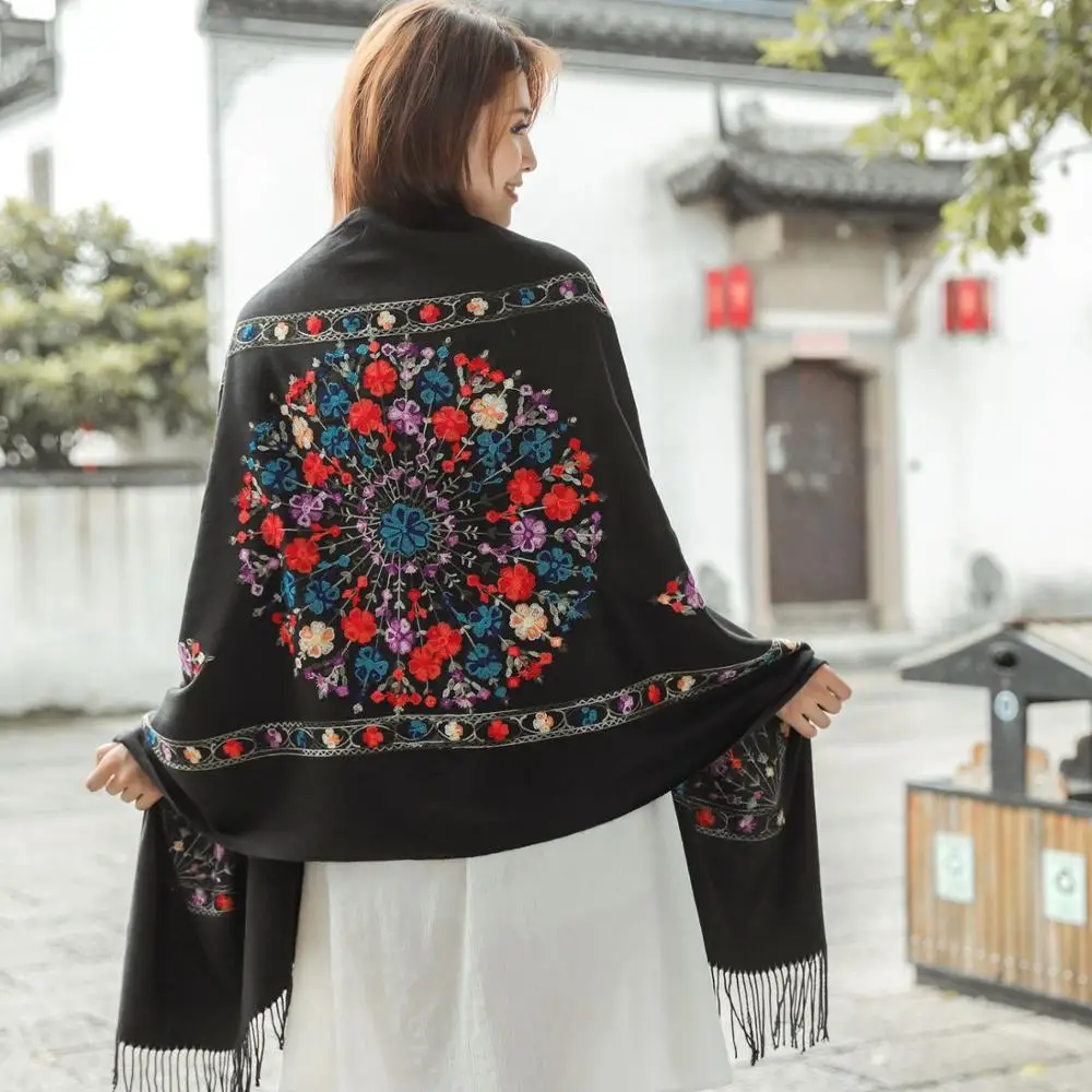 

Женский шарф с вышивкой шаль с цветами мягкий кашемировый шарф Зимний плотный теплый шарф с кисточками длинная Новая Черная шаль шуба лушни...