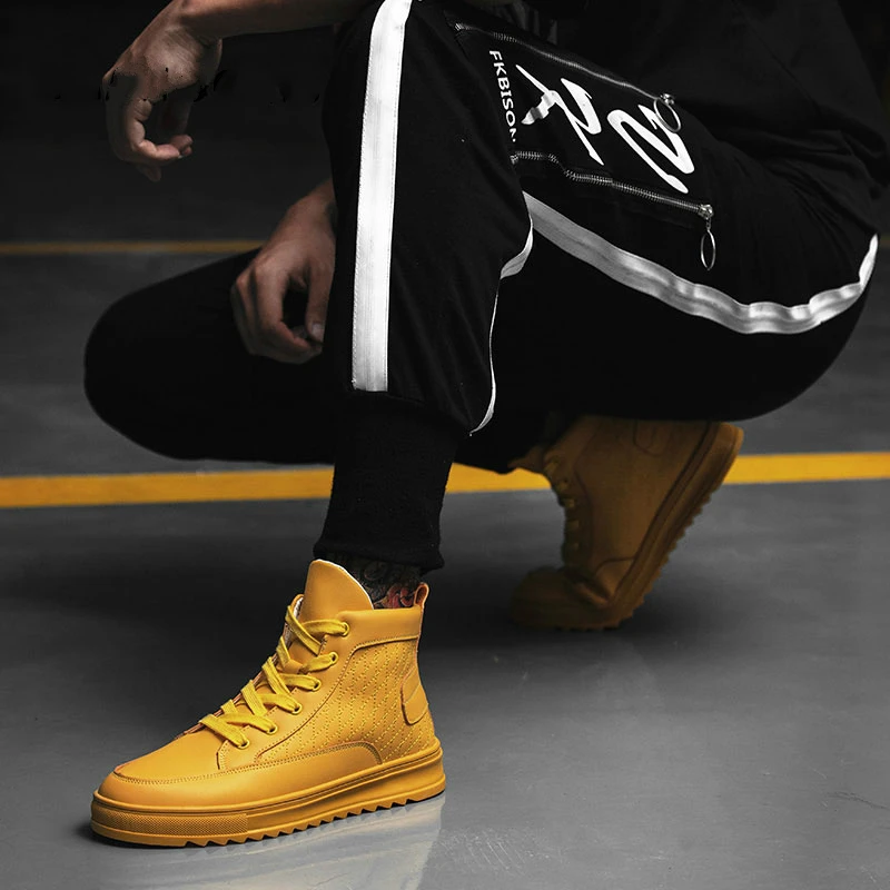 Мужские высокие кроссовки со шнуровкой однотонные белые желтые черные модная