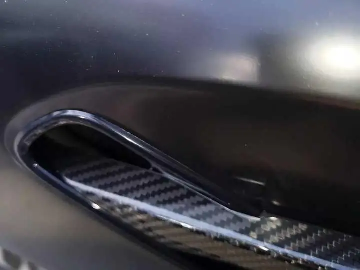 Отделка для вентиляционного отверстия крыла из углеродного волокна BMW M5 F90 2018