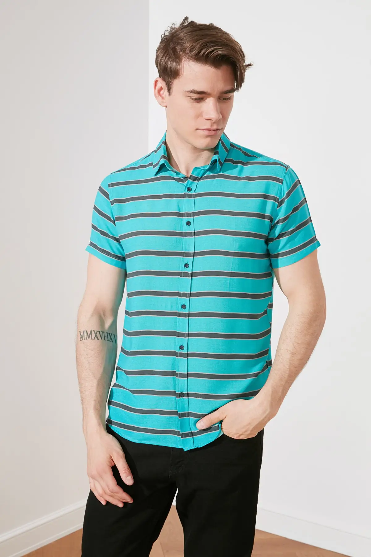 

Trendyol Male Short-Sleeve Shirt TMNSS20GO0138