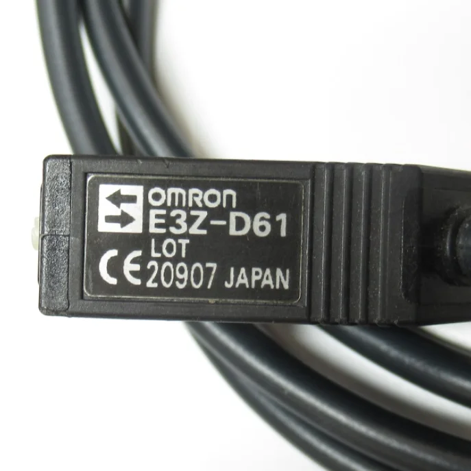 

E3Z-D61 усилитель встроенный Фотоэлектрический Датчик диффузного отражения